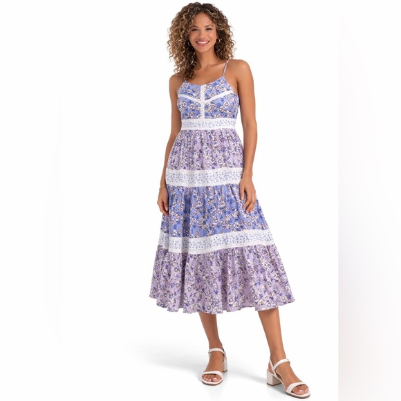 Jessica Simpson Dresses & Skirts - Floral Dress with Lace Detail